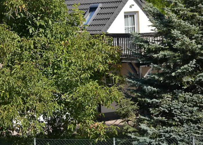 Ruhiges, Sehr Schoenes Haus/grundstueck In Elbnaehe.